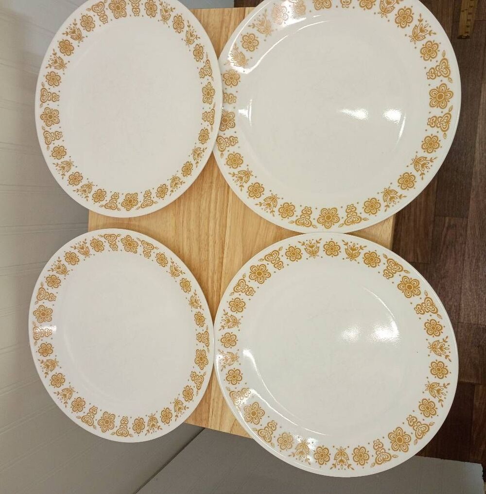 Corelle,  set of four, 10 in plates-fair condition